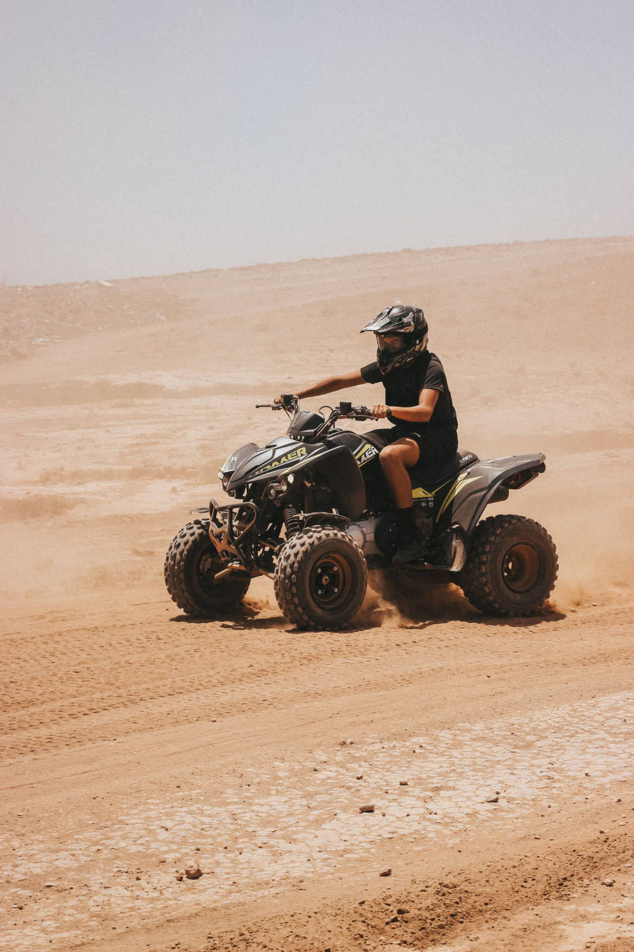Passeio de Moto 4 na Ilha do Sal em trilho de areia