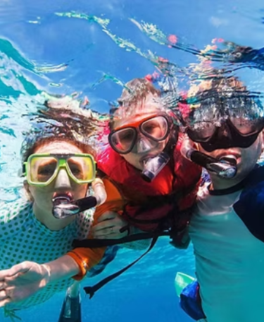 Snorkeling na Ilha do Sal em água cristalina